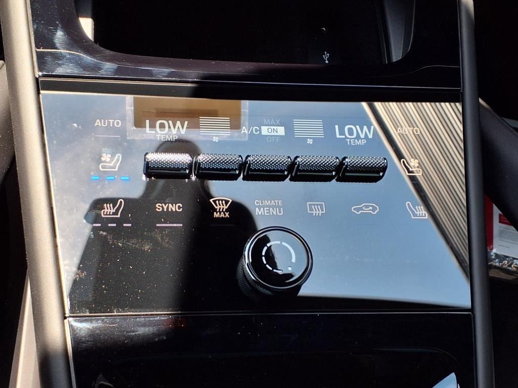 new 2025 Porsche Cayenne car