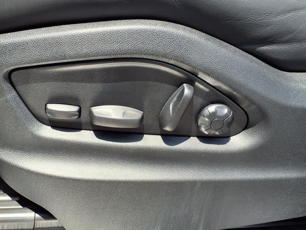 new 2025 Porsche Cayenne car