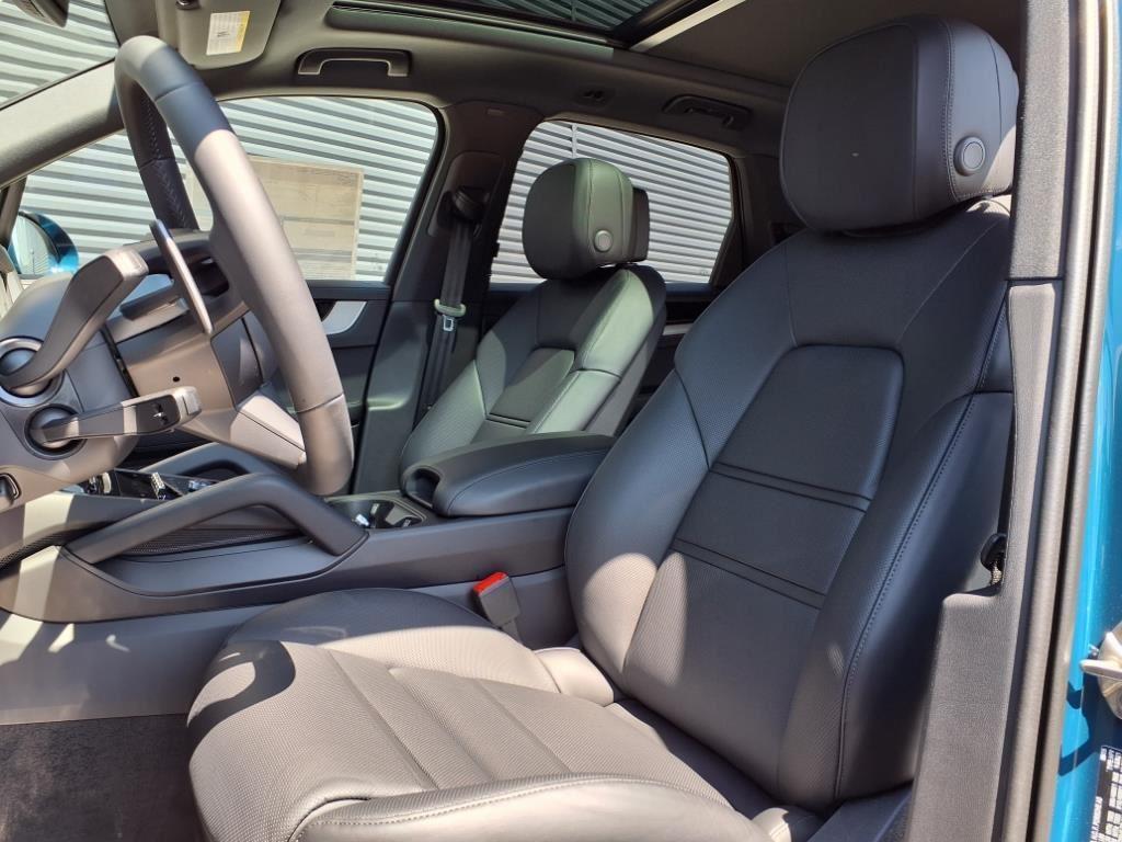 new 2025 Porsche Cayenne car, priced at $130,285