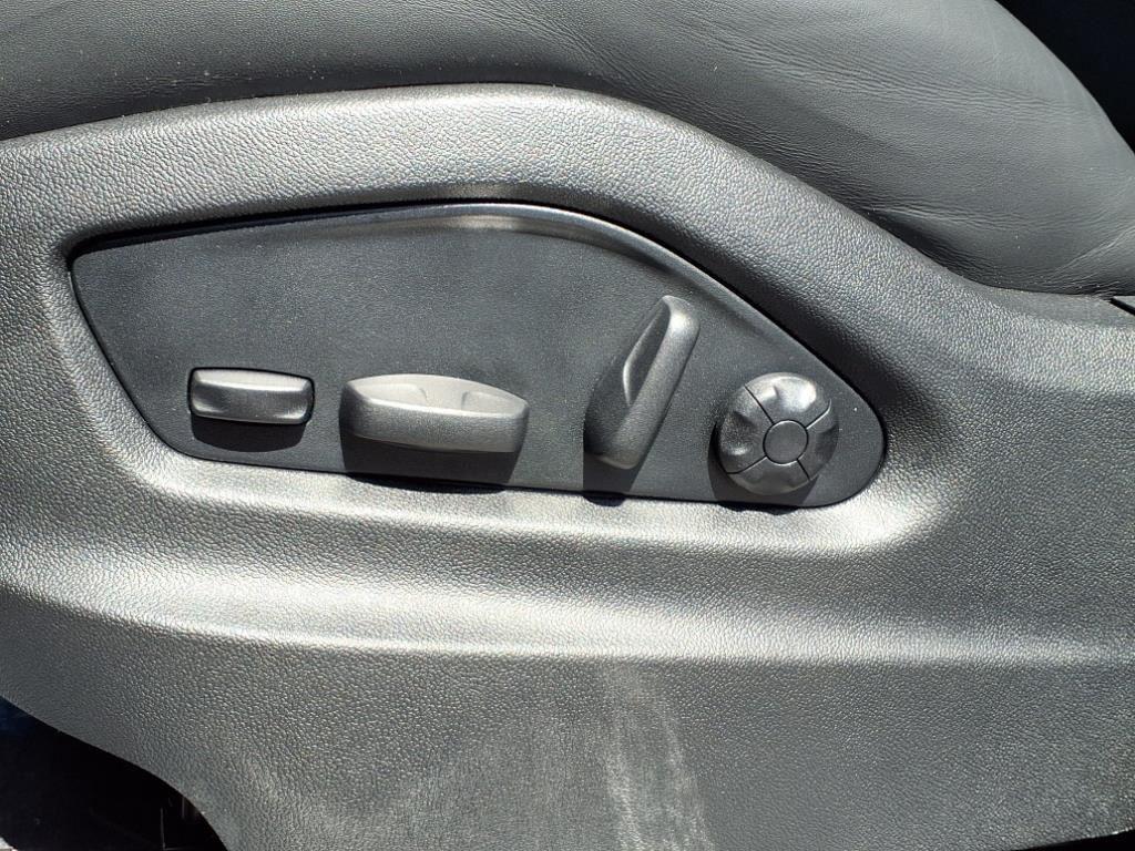 new 2025 Porsche Cayenne car, priced at $130,285