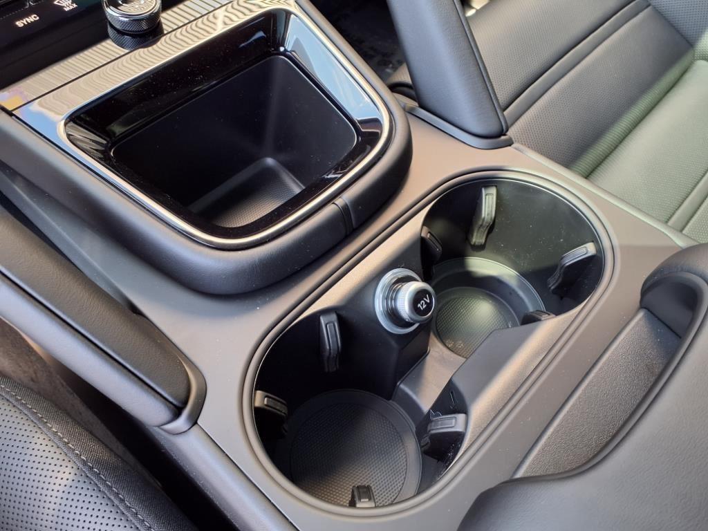 new 2025 Porsche Cayenne car, priced at $130,285