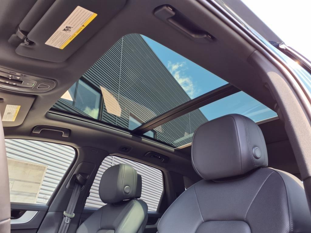 new 2025 Porsche Cayenne car, priced at $130,285