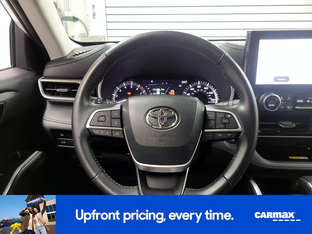 used 2023 Toyota Highlander car, priced at $36,998