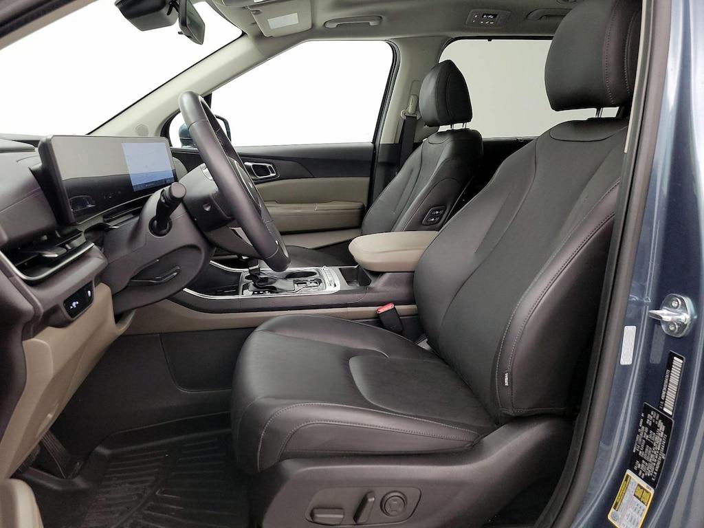 used 2025 Kia Carnival car, priced at $41,998