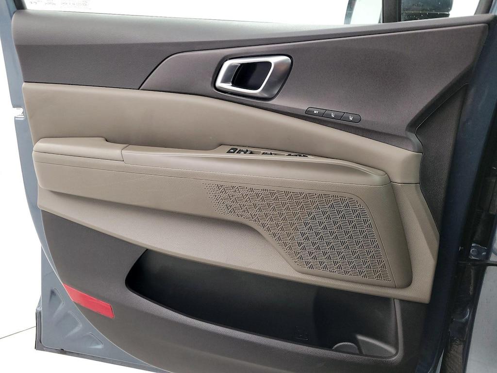 used 2025 Kia Carnival car, priced at $41,998