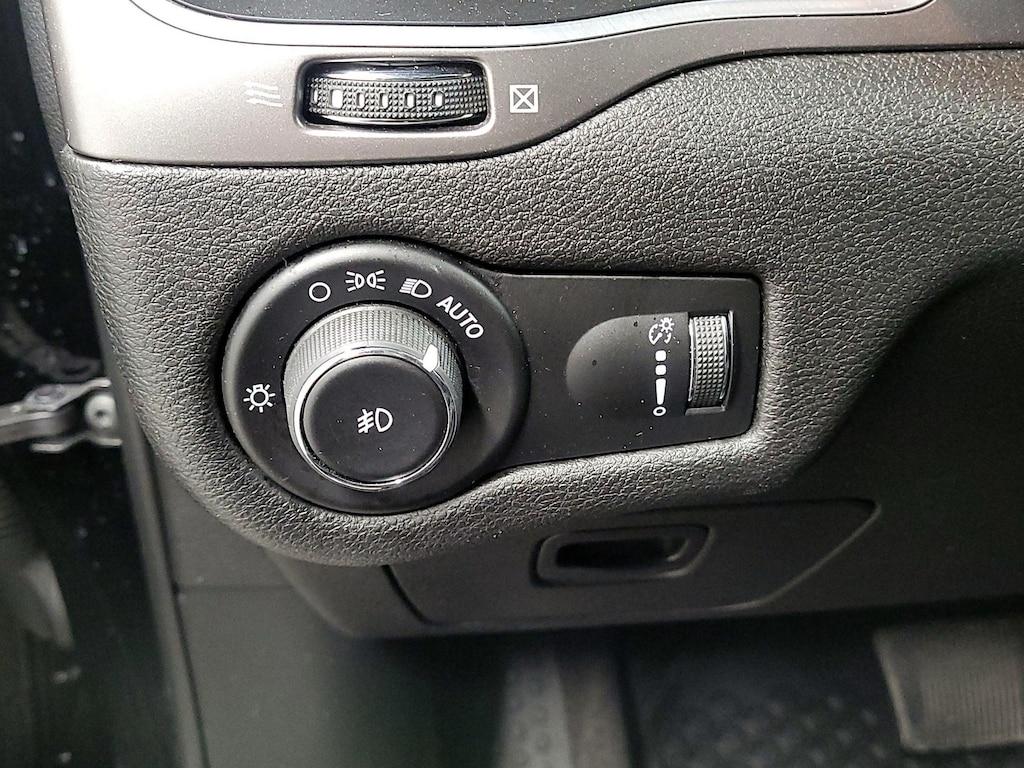 used 2019 Jeep Cherokee car, priced at $15,998