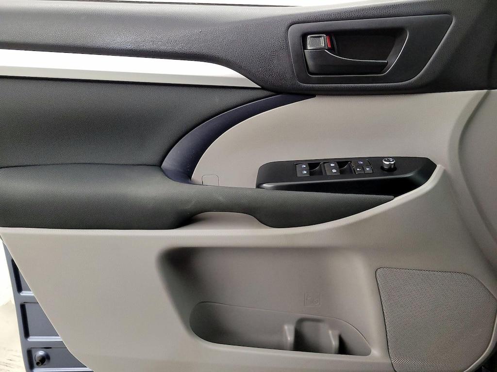 used 2015 Toyota Highlander car, priced at $17,998