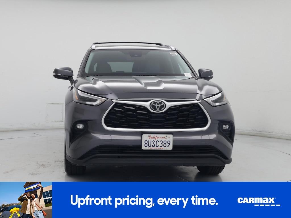 used 2021 Toyota Highlander car, priced at $34,998