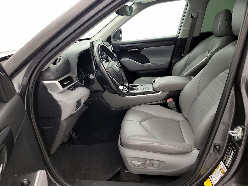 used 2021 Toyota Highlander car, priced at $34,998