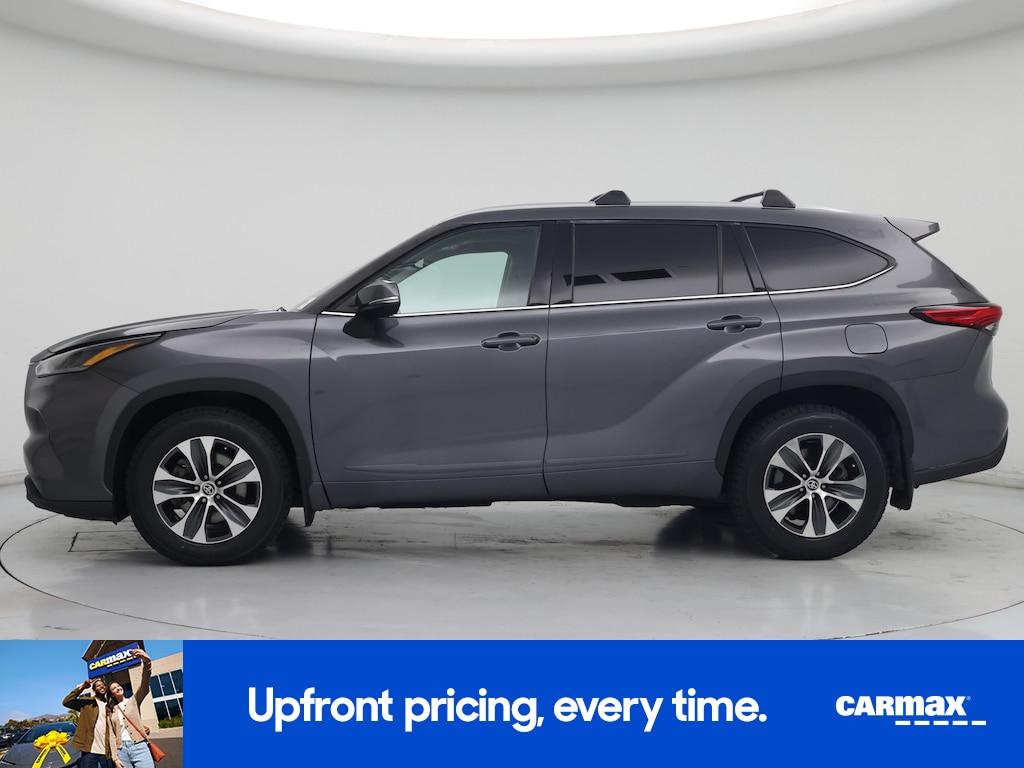 used 2021 Toyota Highlander car, priced at $34,998