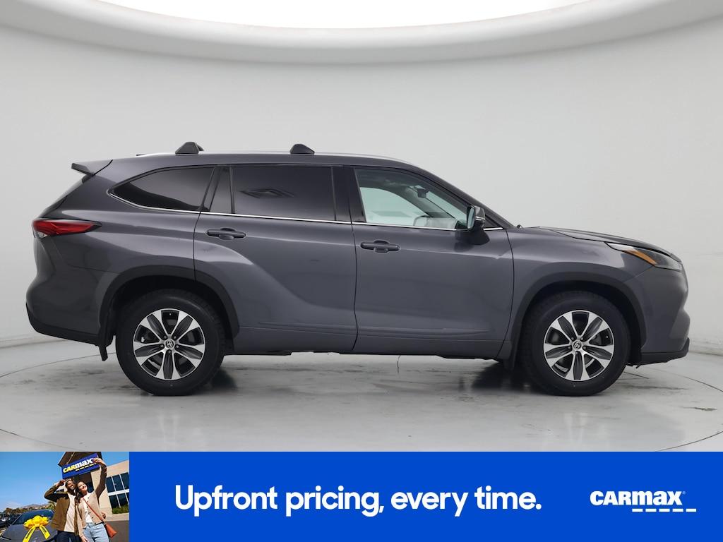 used 2021 Toyota Highlander car, priced at $34,998