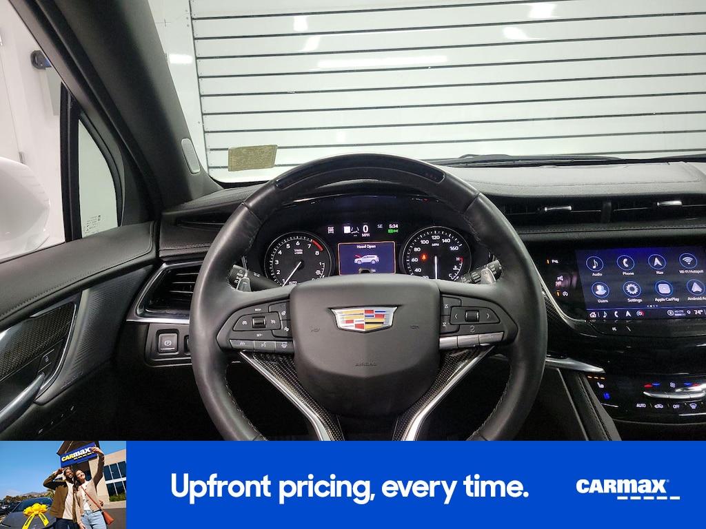 used 2023 Cadillac XT6 car, priced at $43,998