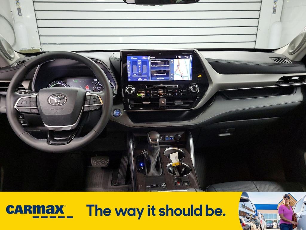 used 2022 Toyota Highlander Hybrid car, priced at $44,998
