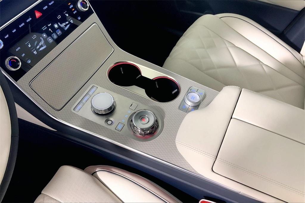 new 2025 Genesis GV80 car, priced at $89,593