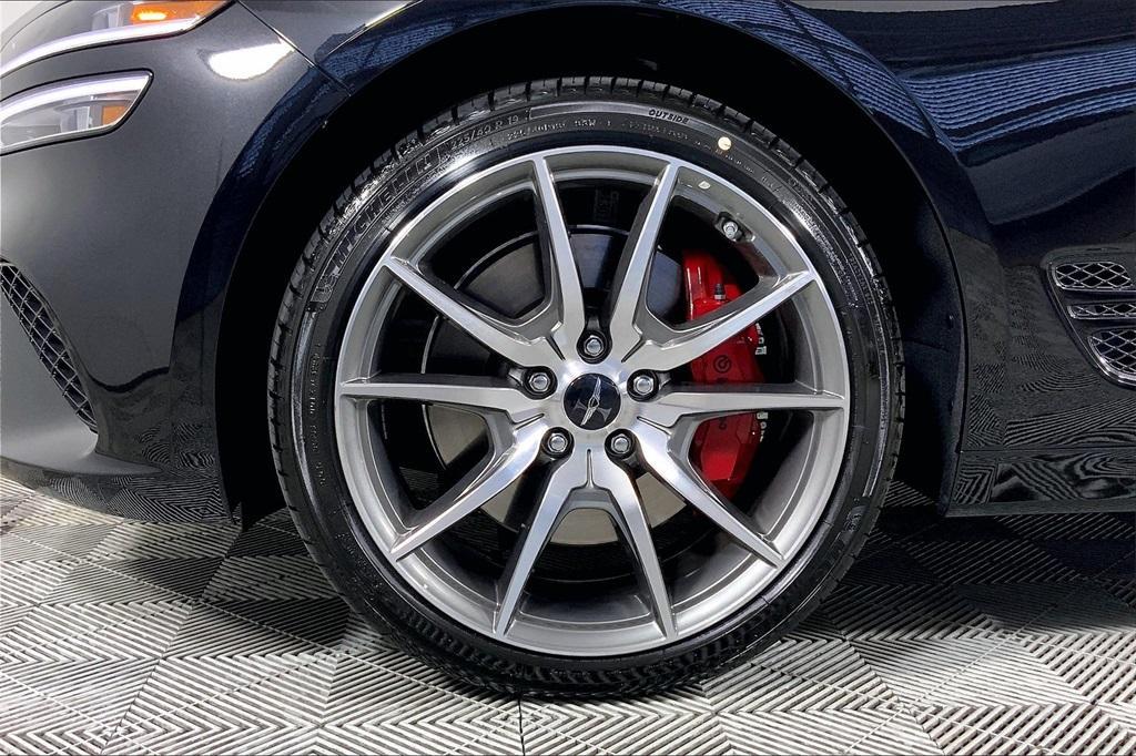 new 2025 Genesis G70 car, priced at $50,108