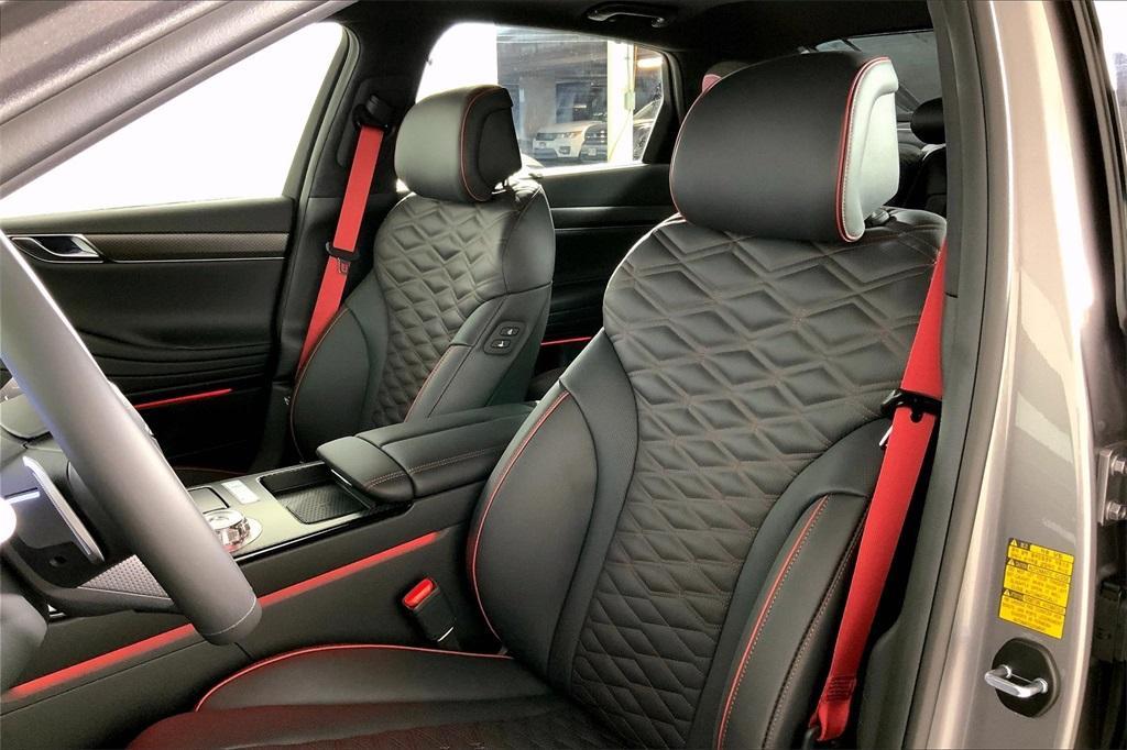 new 2025 Genesis G80 car, priced at $84,008