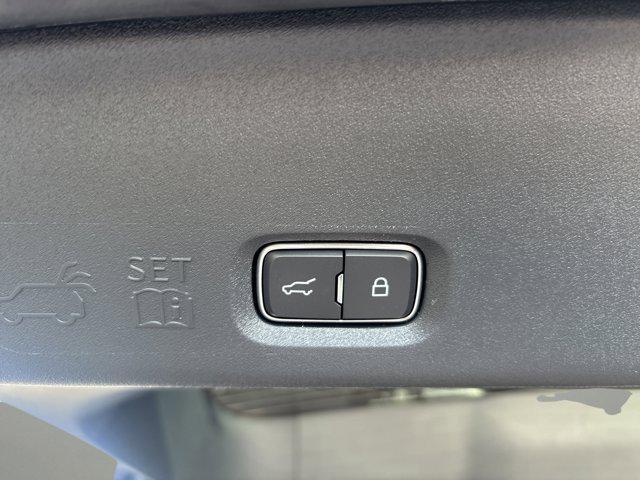 new 2025 Lincoln Navigator car, priced at $109,785