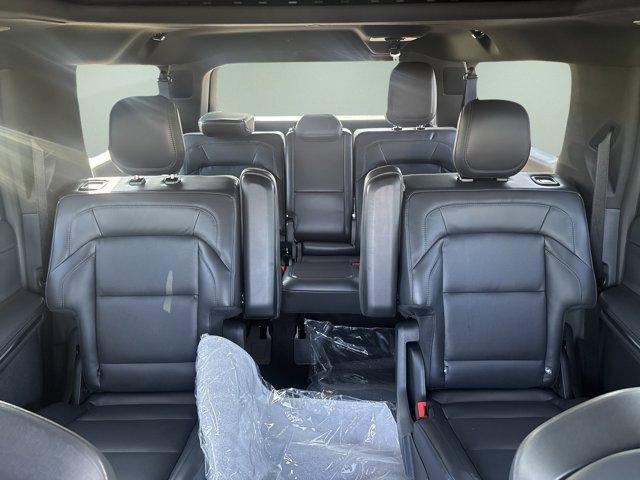 new 2025 Lincoln Navigator car, priced at $109,785