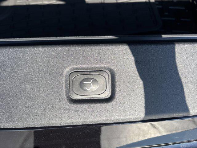 new 2025 Lincoln Navigator car, priced at $109,785