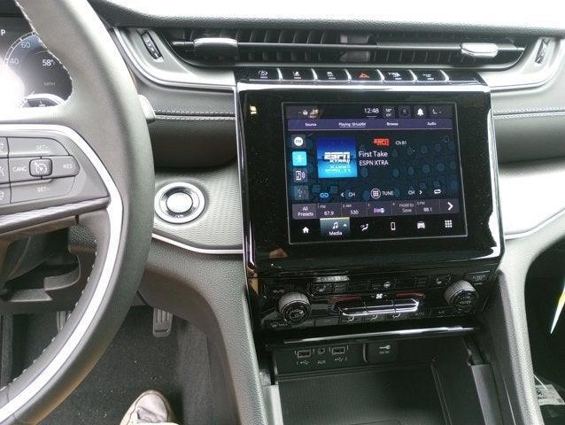 new 2025 Jeep Grand Cherokee car, priced at $46,135