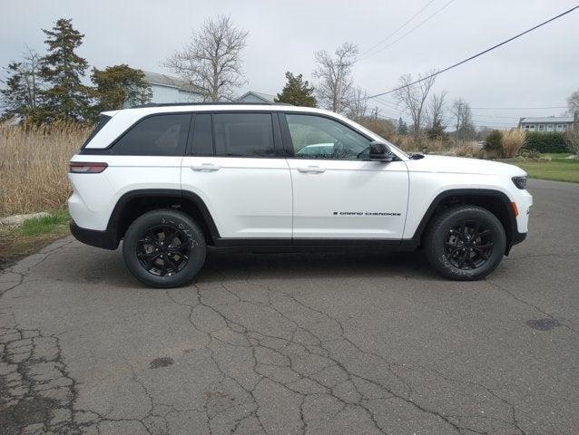 new 2025 Jeep Grand Cherokee car, priced at $46,135