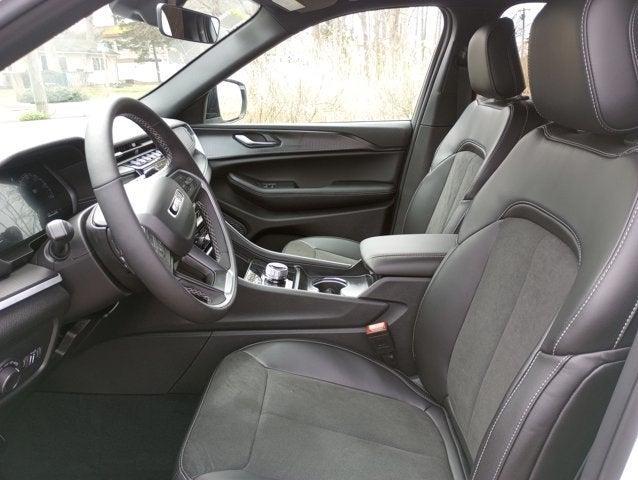 new 2025 Jeep Grand Cherokee car, priced at $46,135