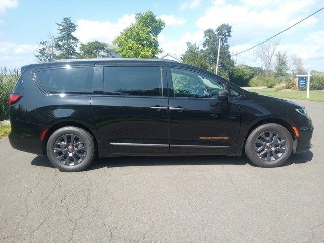 new 2024 Chrysler Pacifica Hybrid car, priced at $55,155