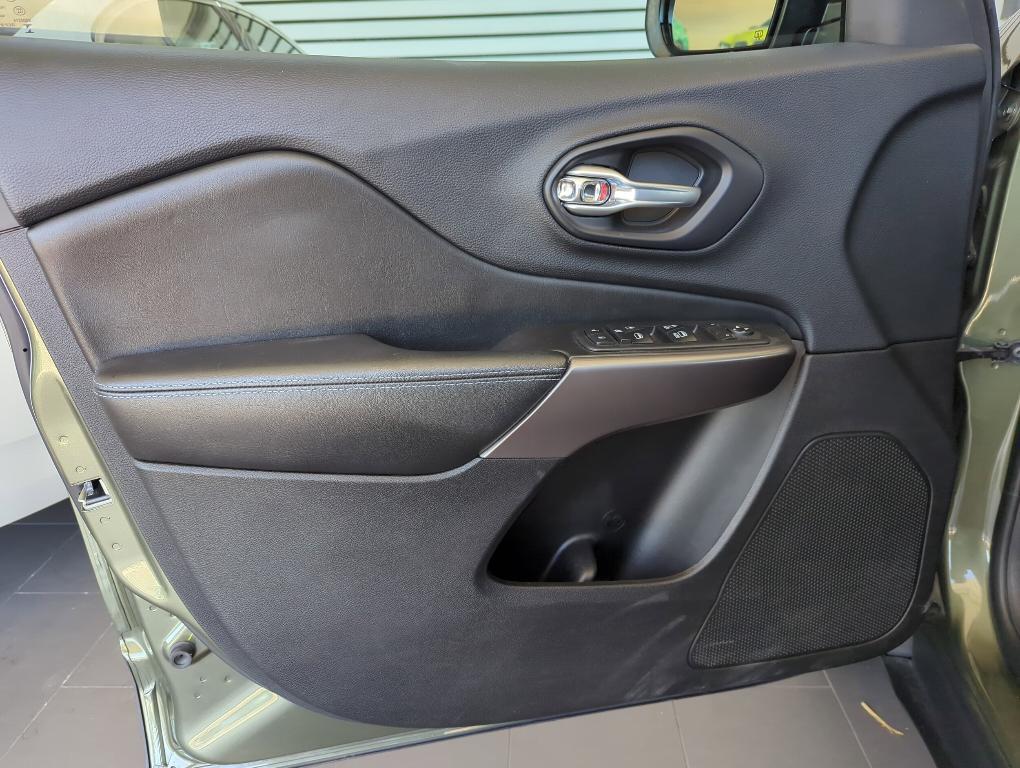 used 2019 Jeep Cherokee car, priced at $15,998