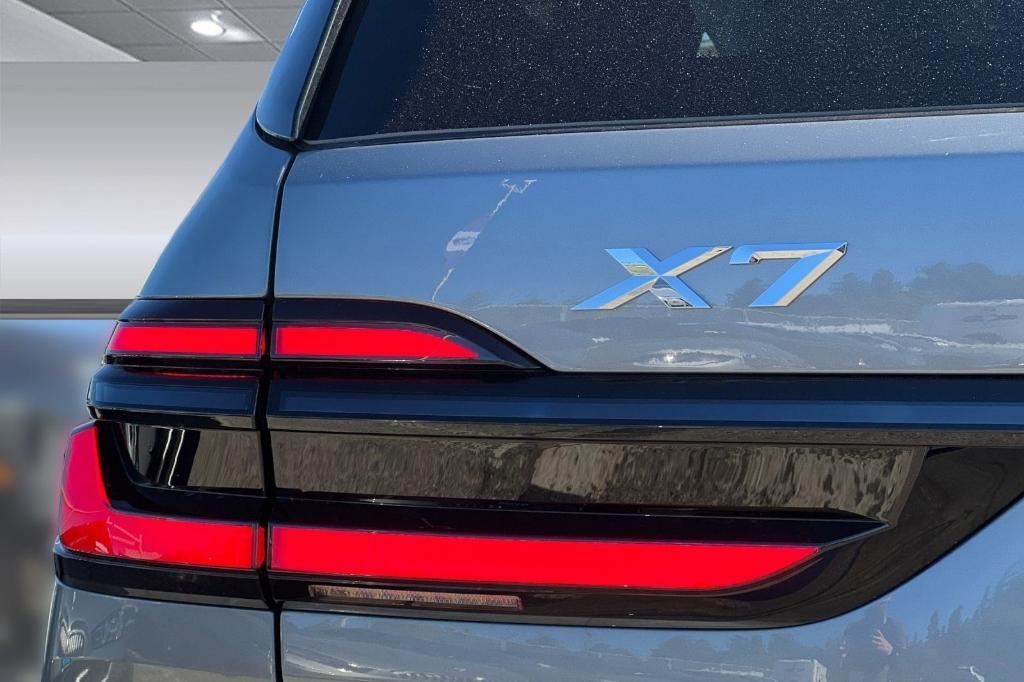 new 2026 BMW X7 car, priced at $102,790