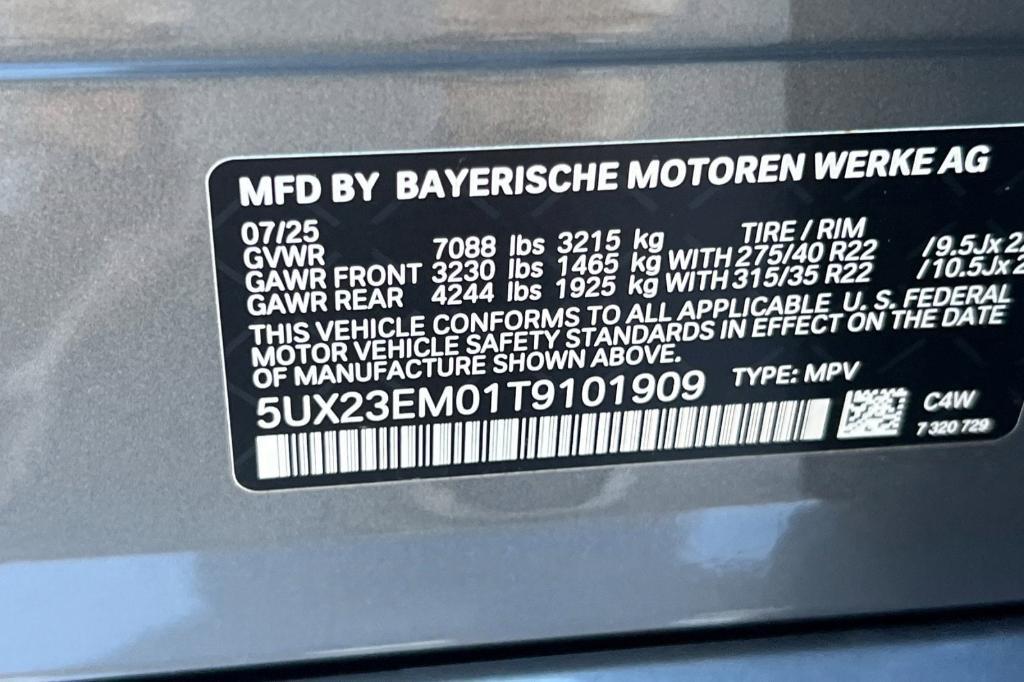 new 2026 BMW X7 car, priced at $102,790