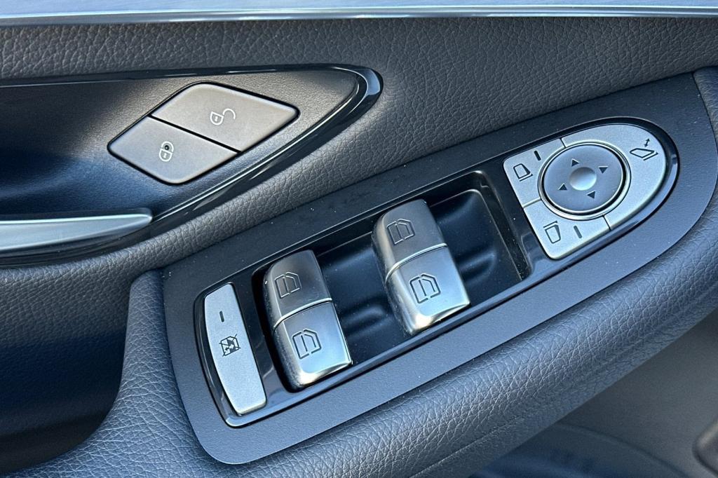 used 2019 Mercedes-Benz GLC 300 car, priced at $23,999