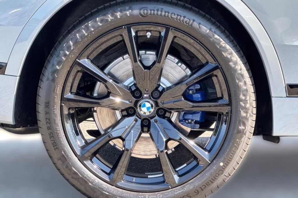 new 2026 BMW X7 car, priced at $106,840
