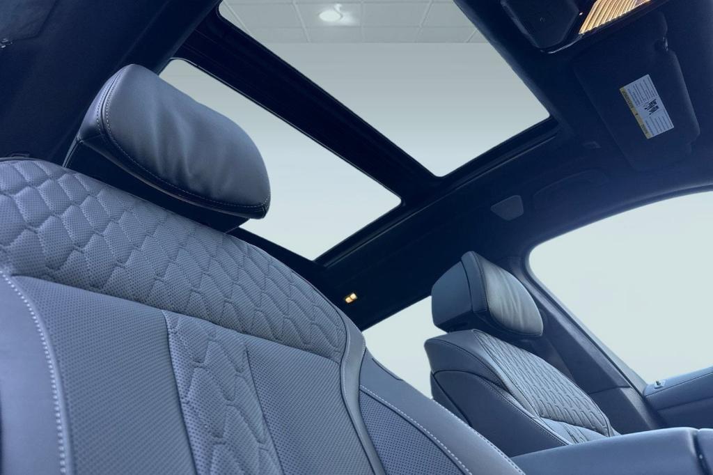 new 2026 BMW X7 car, priced at $106,840
