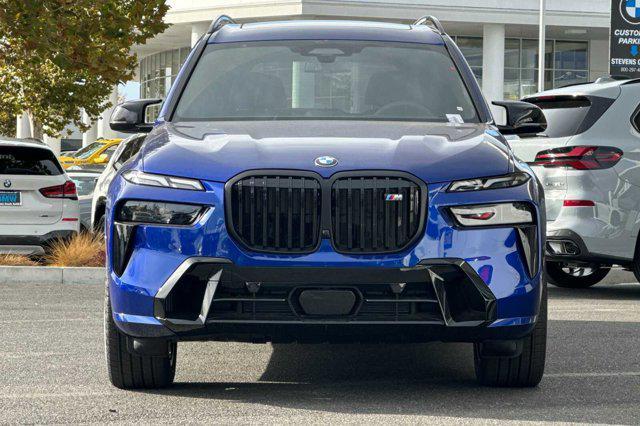 new 2025 BMW X7 car, priced at $118,005