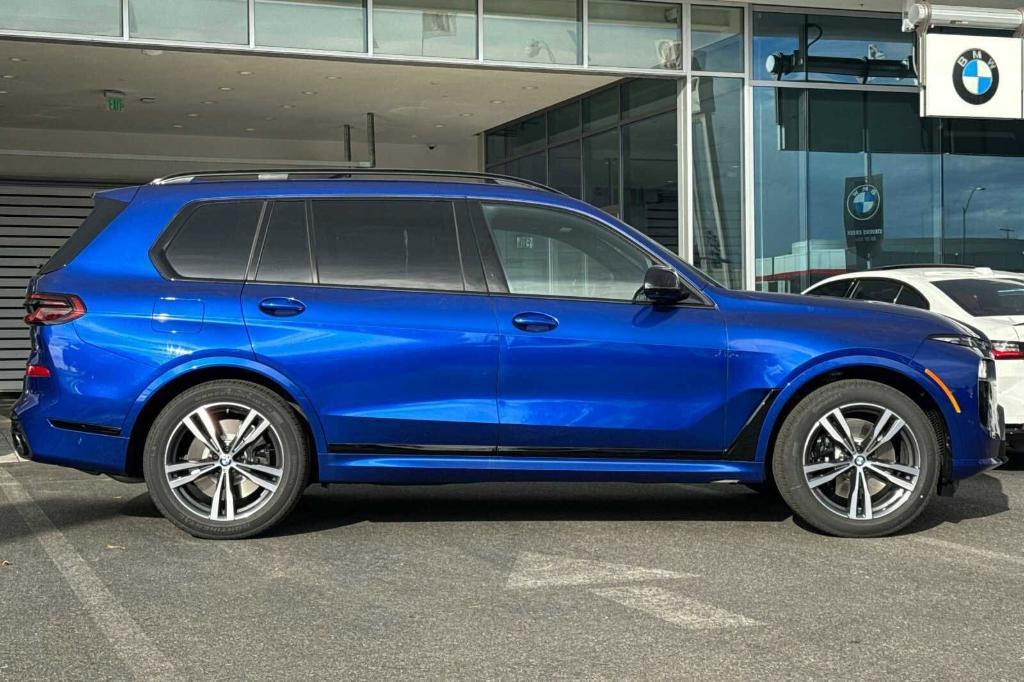 new 2025 BMW X7 car, priced at $118,005