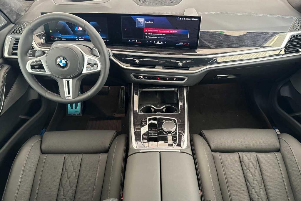 new 2025 BMW X7 car, priced at $118,005