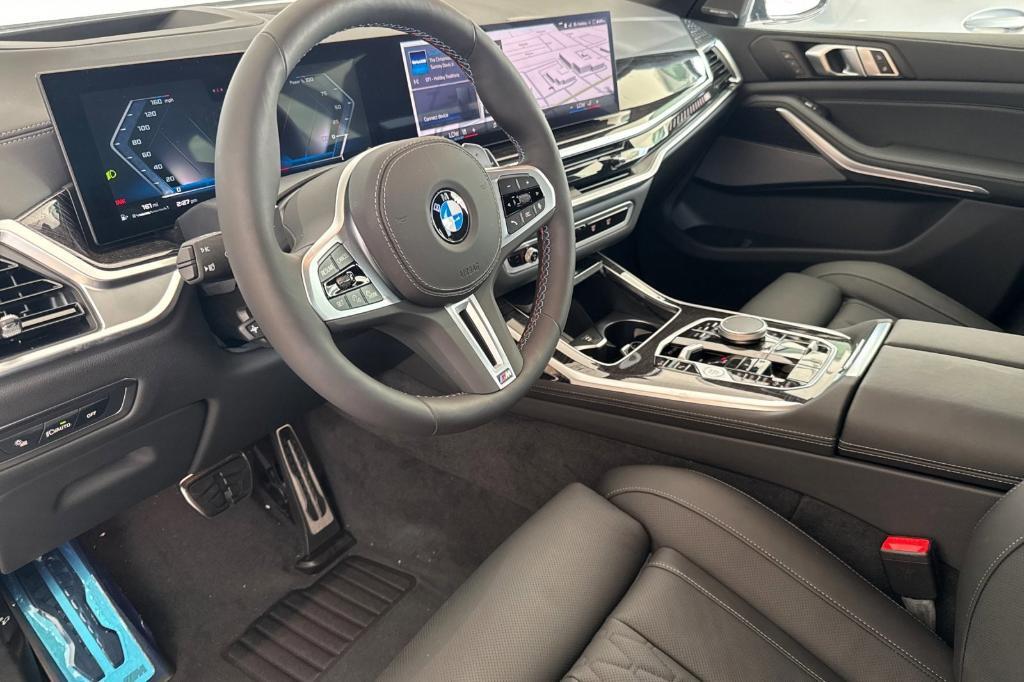 new 2025 BMW X7 car, priced at $118,005