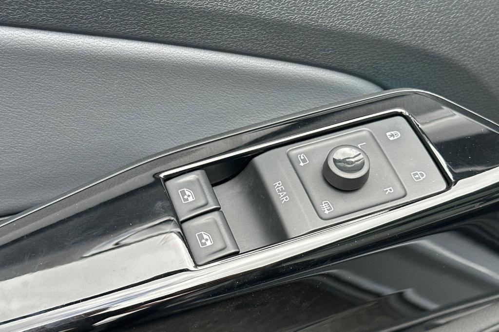 used 2022 Volkswagen ID.4 car, priced at $24,499