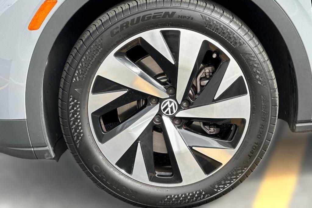 used 2022 Volkswagen ID.4 car, priced at $24,499