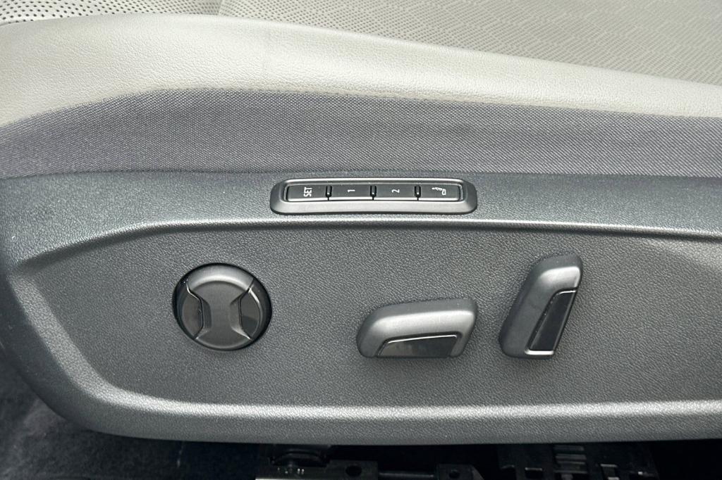 used 2022 Volkswagen ID.4 car, priced at $24,499