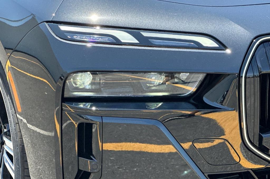 new 2025 BMW 760 car, priced at $139,055