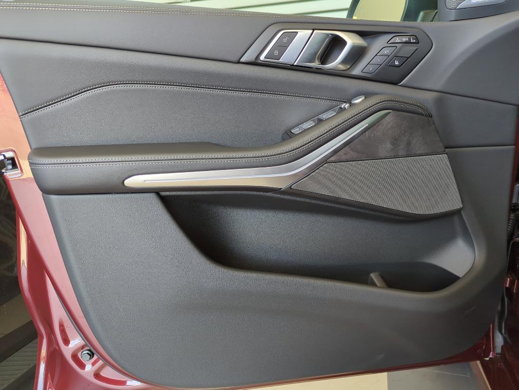 new 2025 BMW X7 car, priced at $92,700