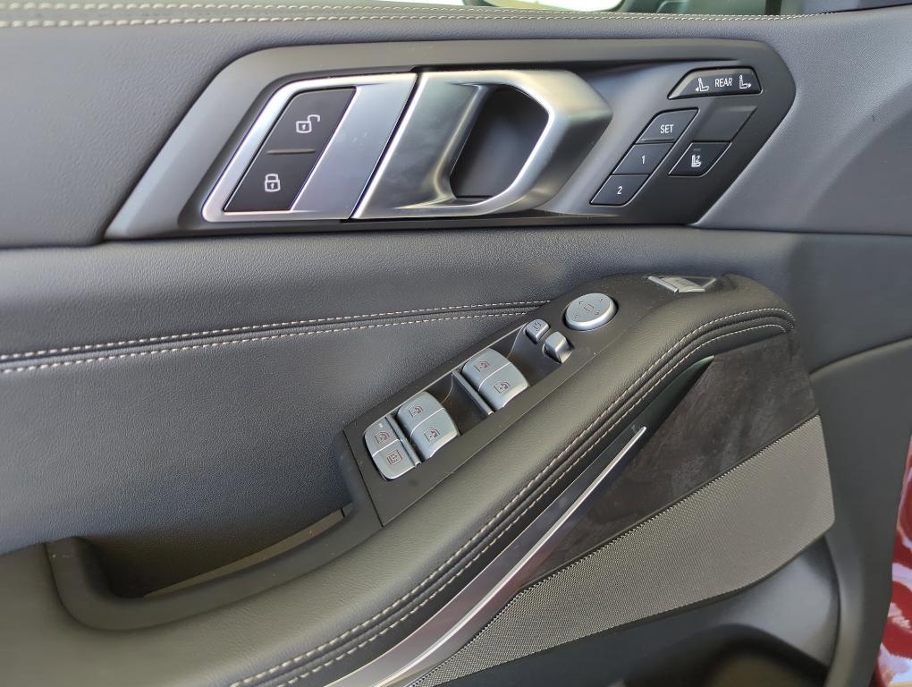 new 2025 BMW X7 car, priced at $92,700