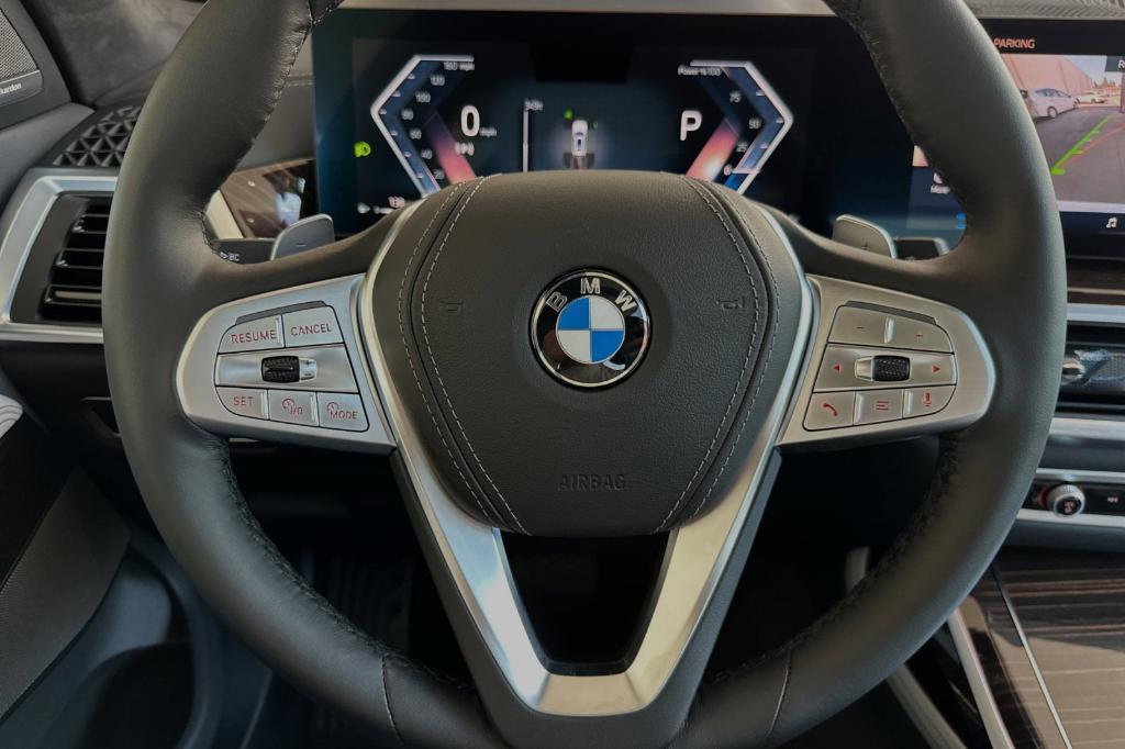 new 2025 BMW X7 car, priced at $93,020