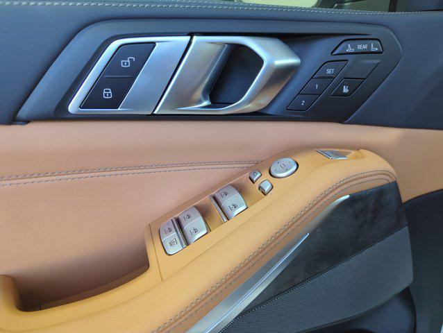 new 2025 BMW X7 car, priced at $92,700