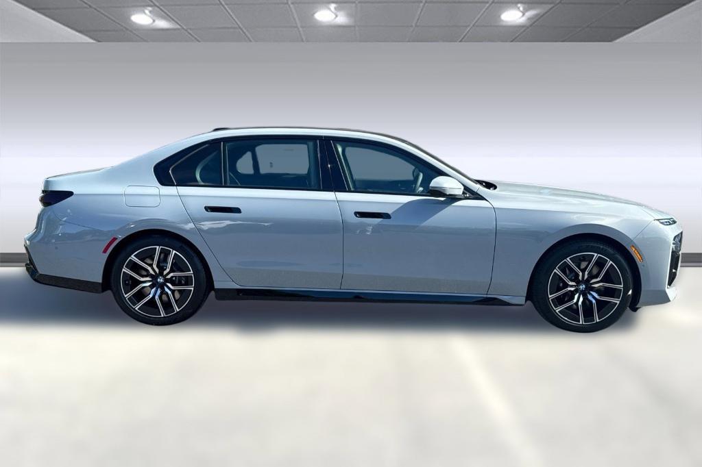 new 2025 BMW 760 car, priced at $137,875