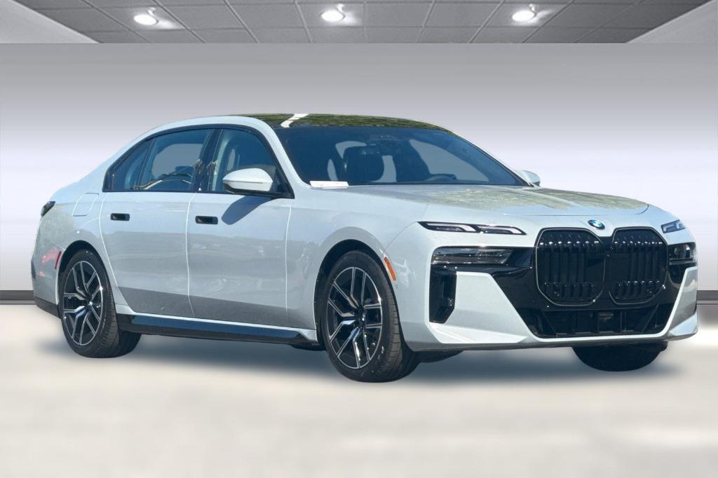 new 2025 BMW 760 car, priced at $137,875
