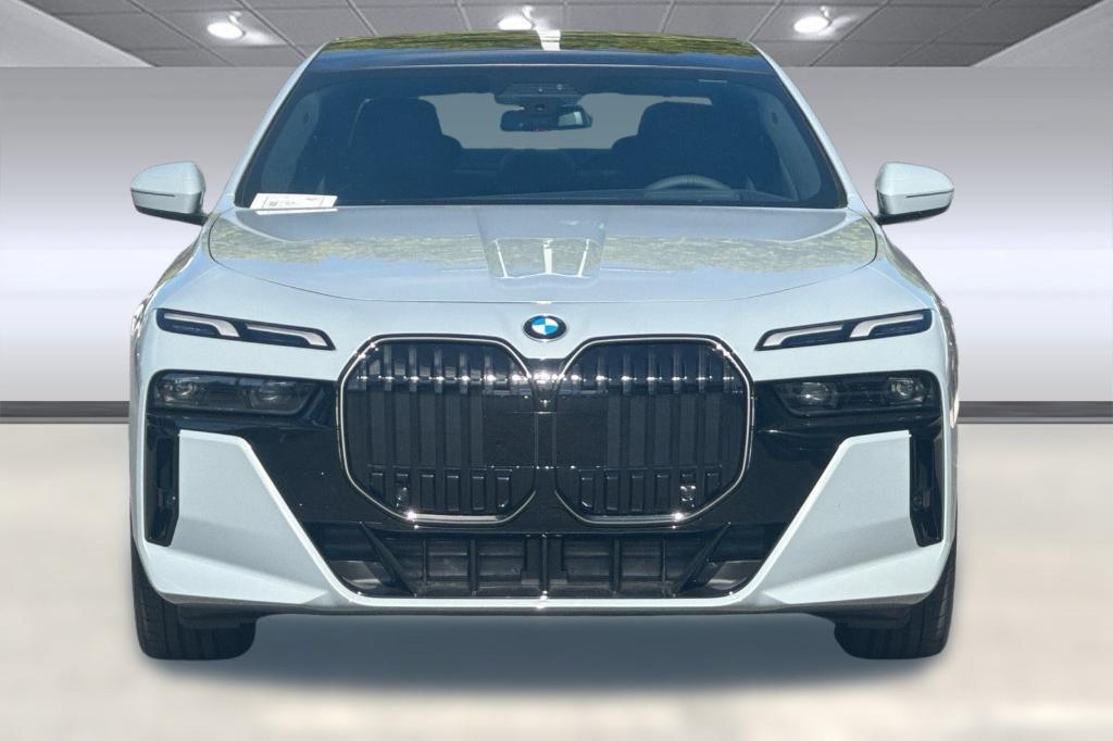 new 2025 BMW 760 car, priced at $137,875
