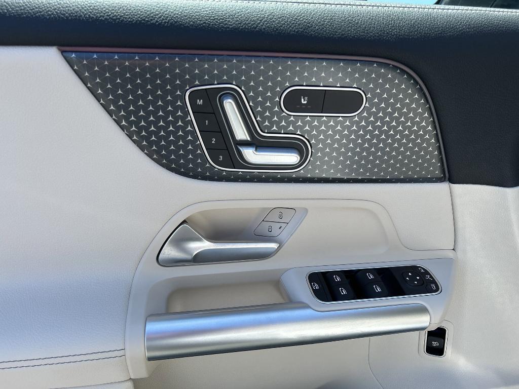 used 2025 Mercedes-Benz GLA 250 car, priced at $38,999