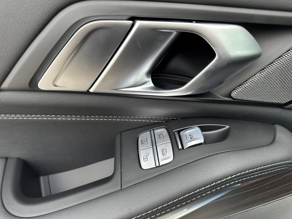 new 2025 BMW X7 car, priced at $93,700